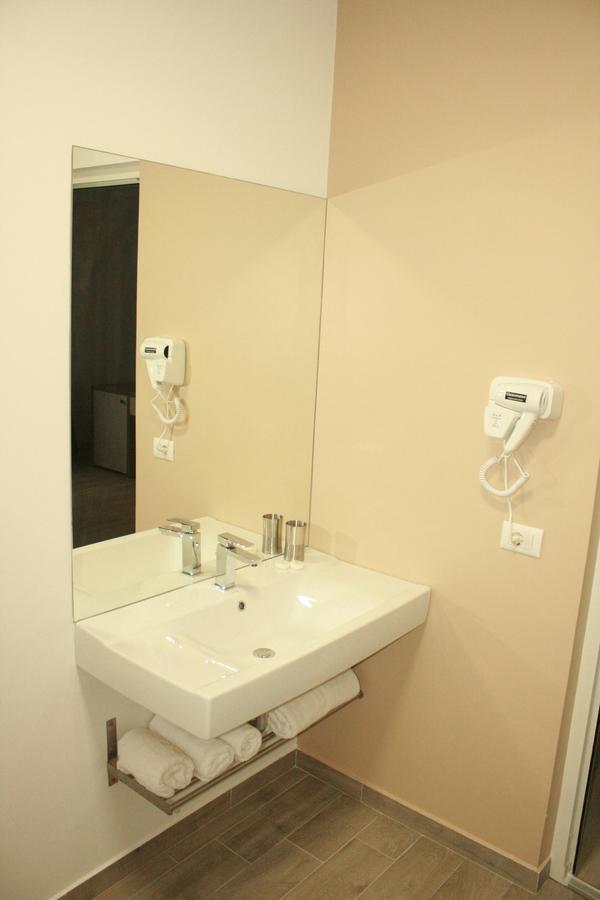 Hotel Riana à Adjud Extérieur photo
